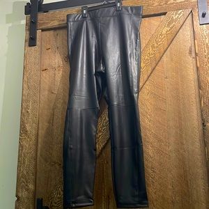 Womens Express petite vegan leather seamed leggings